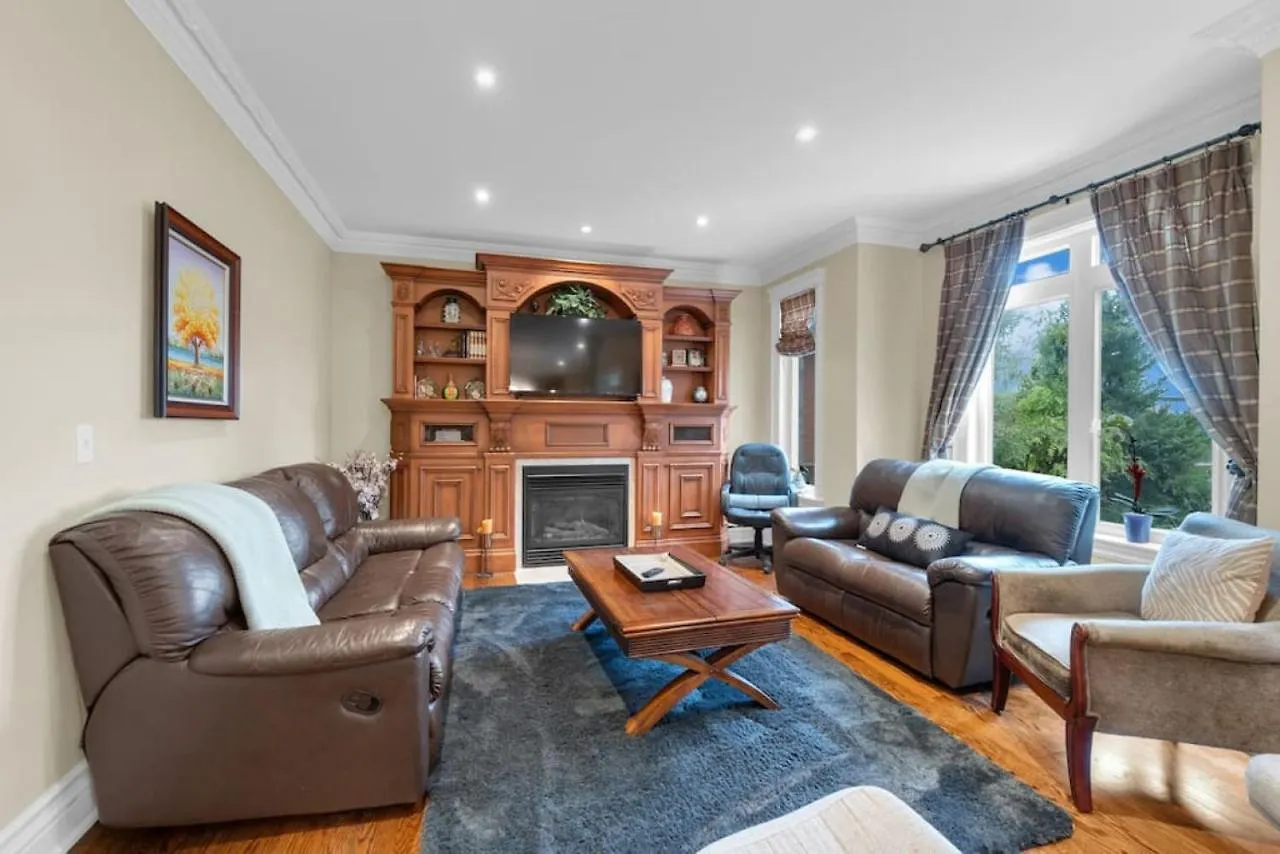 Luxury 4Br - Pool Table - 10 Min To Yorkdale Mall Toronto