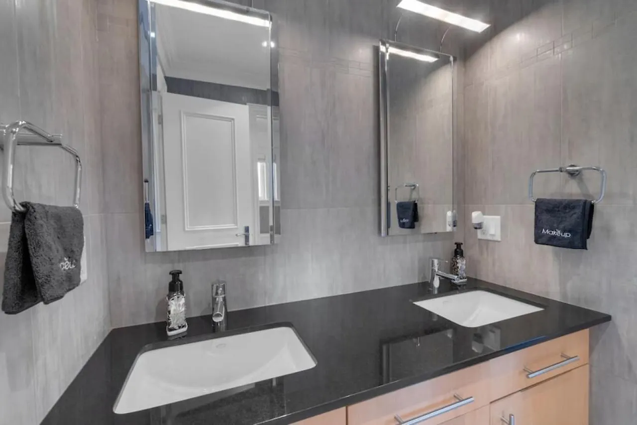 Holiday home Luxury 4Br - Pool Table - 10 Min To Yorkdale Mall Toronto