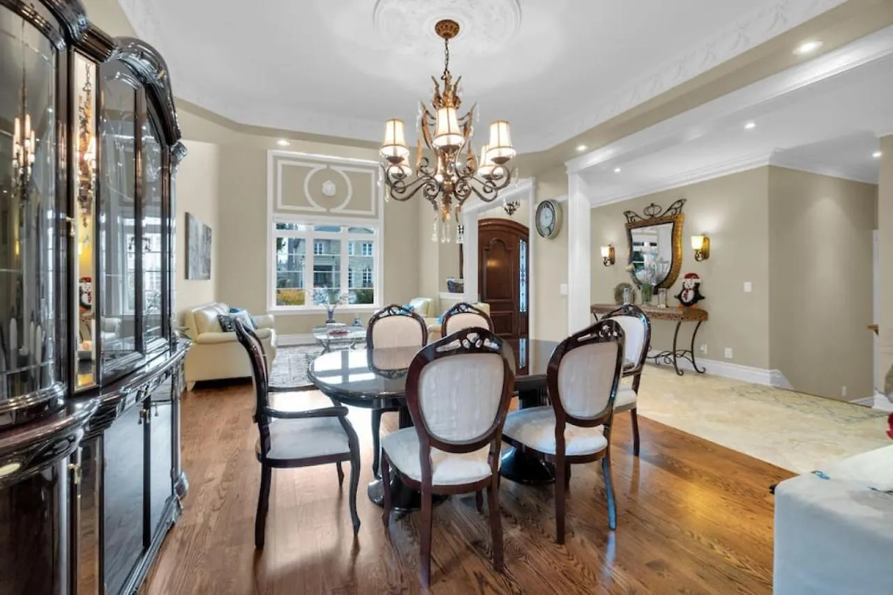 Luxury 4Br - Pool Table - 10 Min To Yorkdale Mall Toronto Holiday home